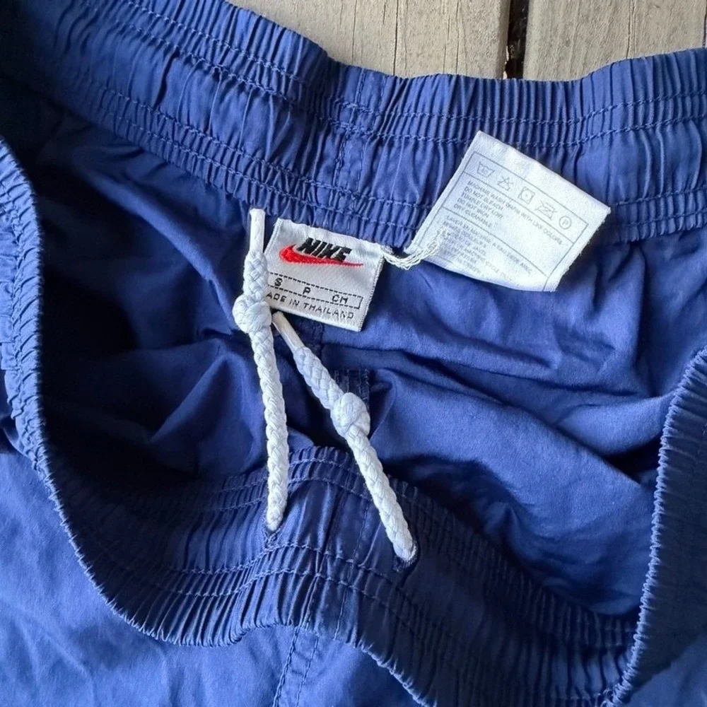 Vintage Nike Womens Blue Nylon Athletic Running Shorts Y2K Striped